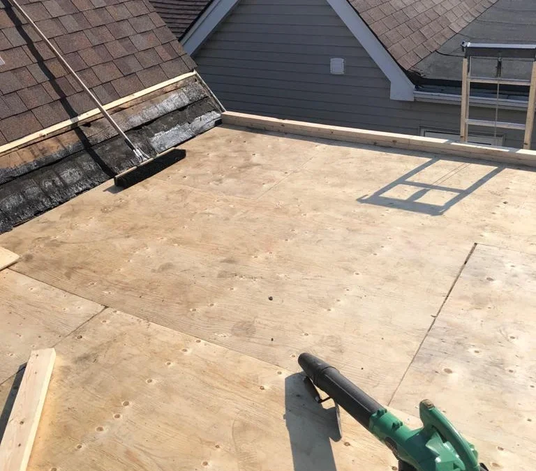 Internal Roof Drains vs Scuppers for GTA Flat Roofs: Choosing the Right Drainage in 2026
