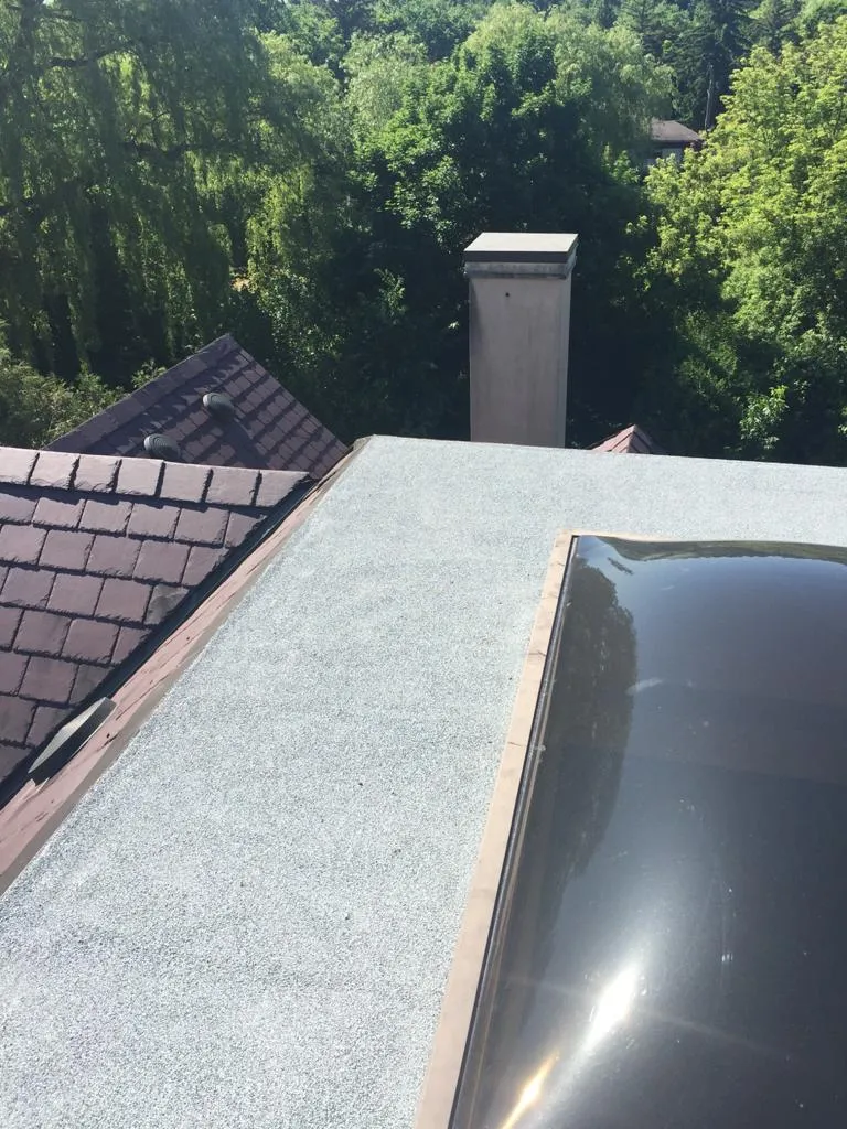 Cold-ply flat roof membrane with ceramic granule surfacing in Toronto, view 11