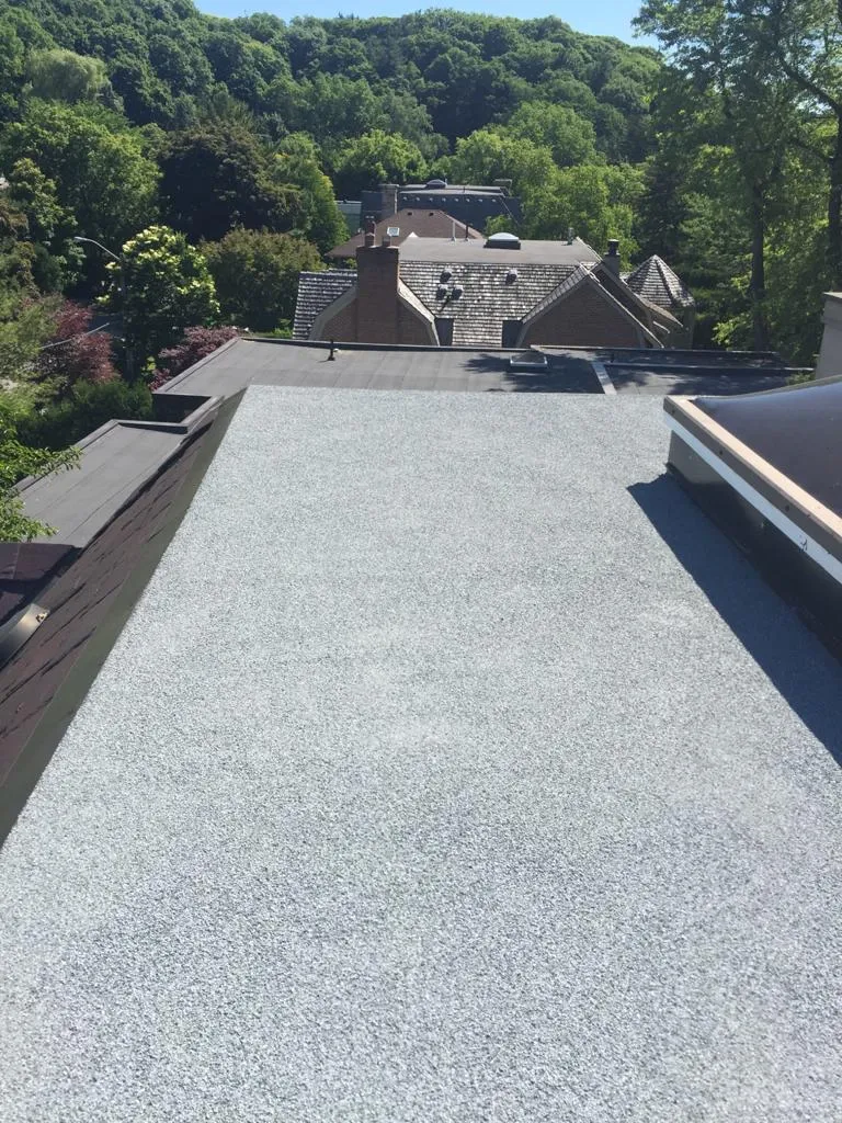 Cold-ply flat roof membrane with ceramic granule surfacing in Toronto, view 13