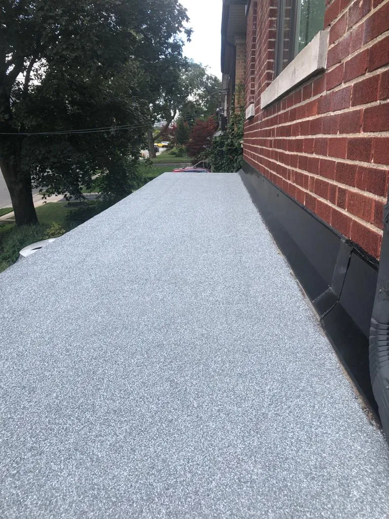 Cold-ply flat roof membrane with ceramic granule surfacing in Toronto, view 21