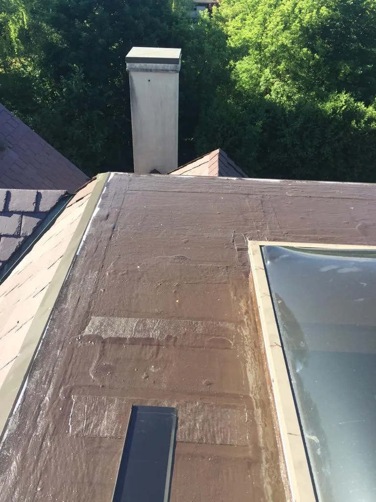 Cold-ply flat roof membrane with ceramic granule surfacing in Toronto, view 5