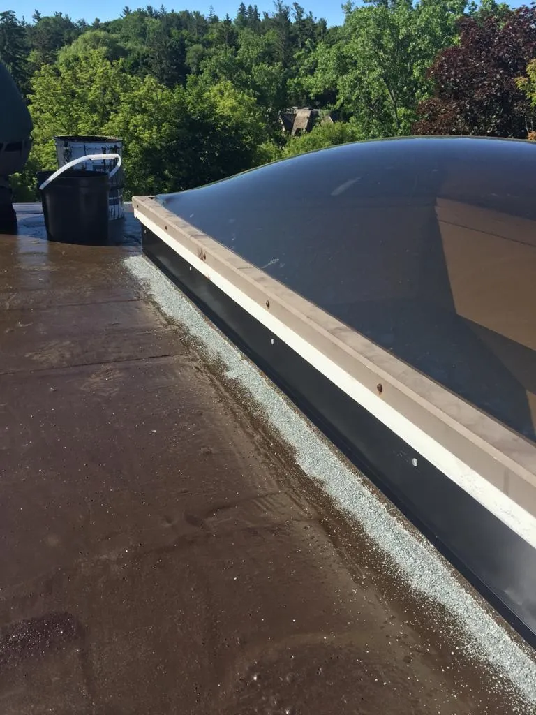 Cold-ply flat roof membrane with ceramic granule surfacing in Toronto, view 7
