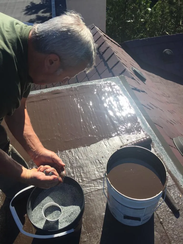 Cold-ply flat roof membrane with ceramic granule surfacing in Toronto, view 8