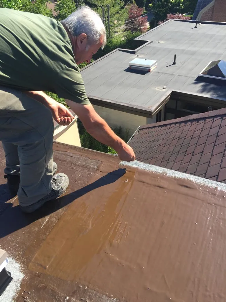 Cold-ply flat roof membrane with ceramic granule surfacing in Toronto, view 9