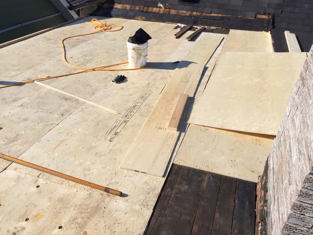 Parapet wall repair and reflashing on a Toronto flat roof, view 10
